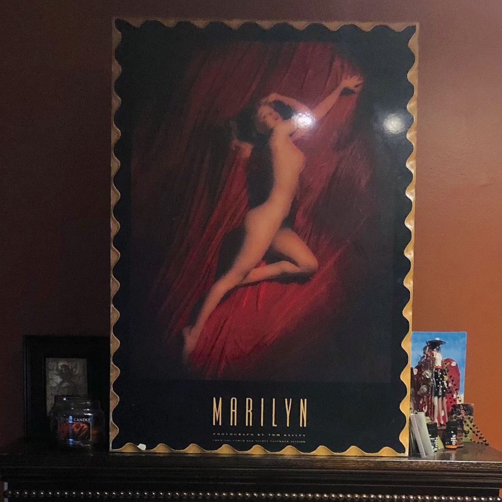 Marilyn Monroe Red Velvet Calendar Session 1991